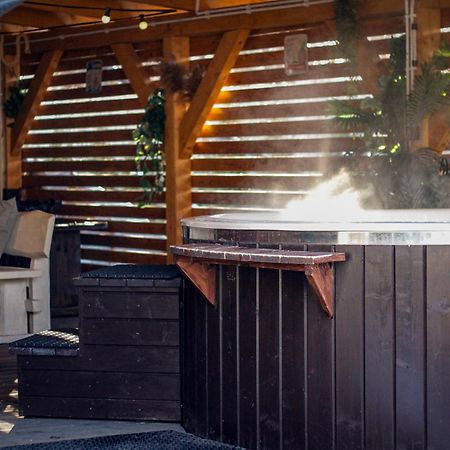 Aloha Glamp - Okragle Domki Przy Rzece - Balia I Sauna - Energylandia Zagornik 部屋 写真