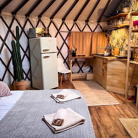 Aloha Glamp - Okragle Domki Przy Rzece - Balia I Sauna - Energylandia Zagornik エクステリア 写真
