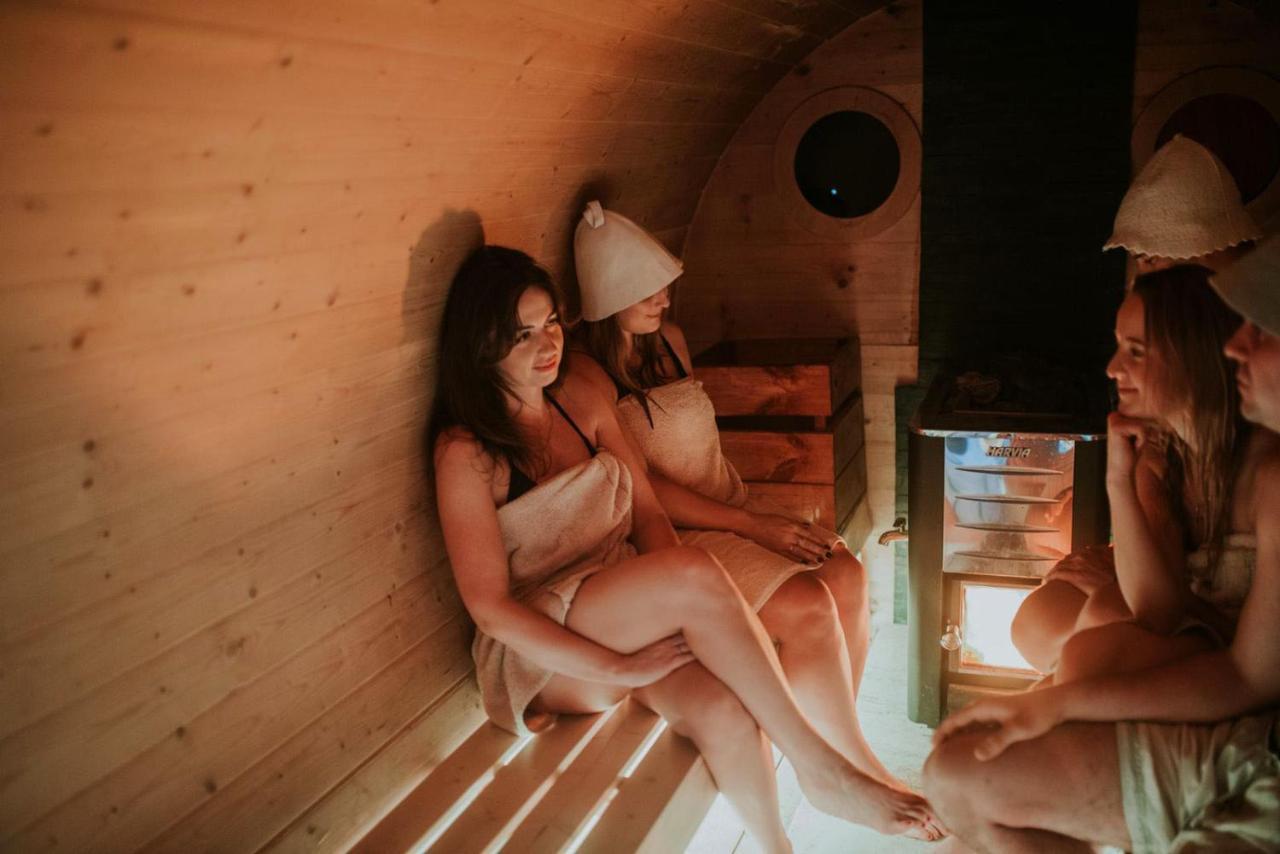 Aloha Glamp - Okragle Domki Przy Rzece - Balia I Sauna - Energylandia Zagornik エクステリア 写真