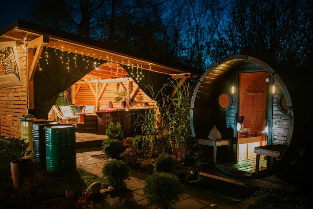 Aloha Glamp - Okragle Domki Przy Rzece - Balia I Sauna - Energylandia Zagornik エクステリア 写真
