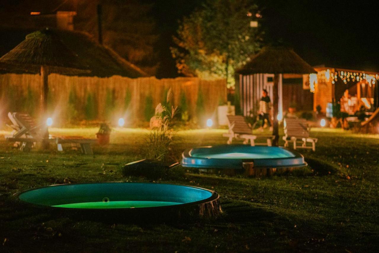 Aloha Glamp - Okragle Domki Przy Rzece - Balia I Sauna - Energylandia Zagornik エクステリア 写真