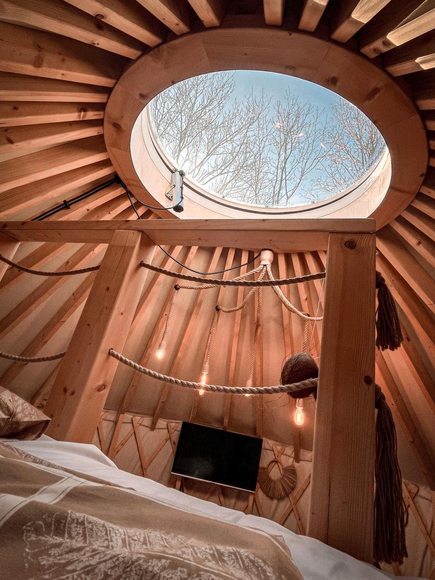 Aloha Glamp - Okragle Domki Przy Rzece - Balia I Sauna - Energylandia Zagornik エクステリア 写真
