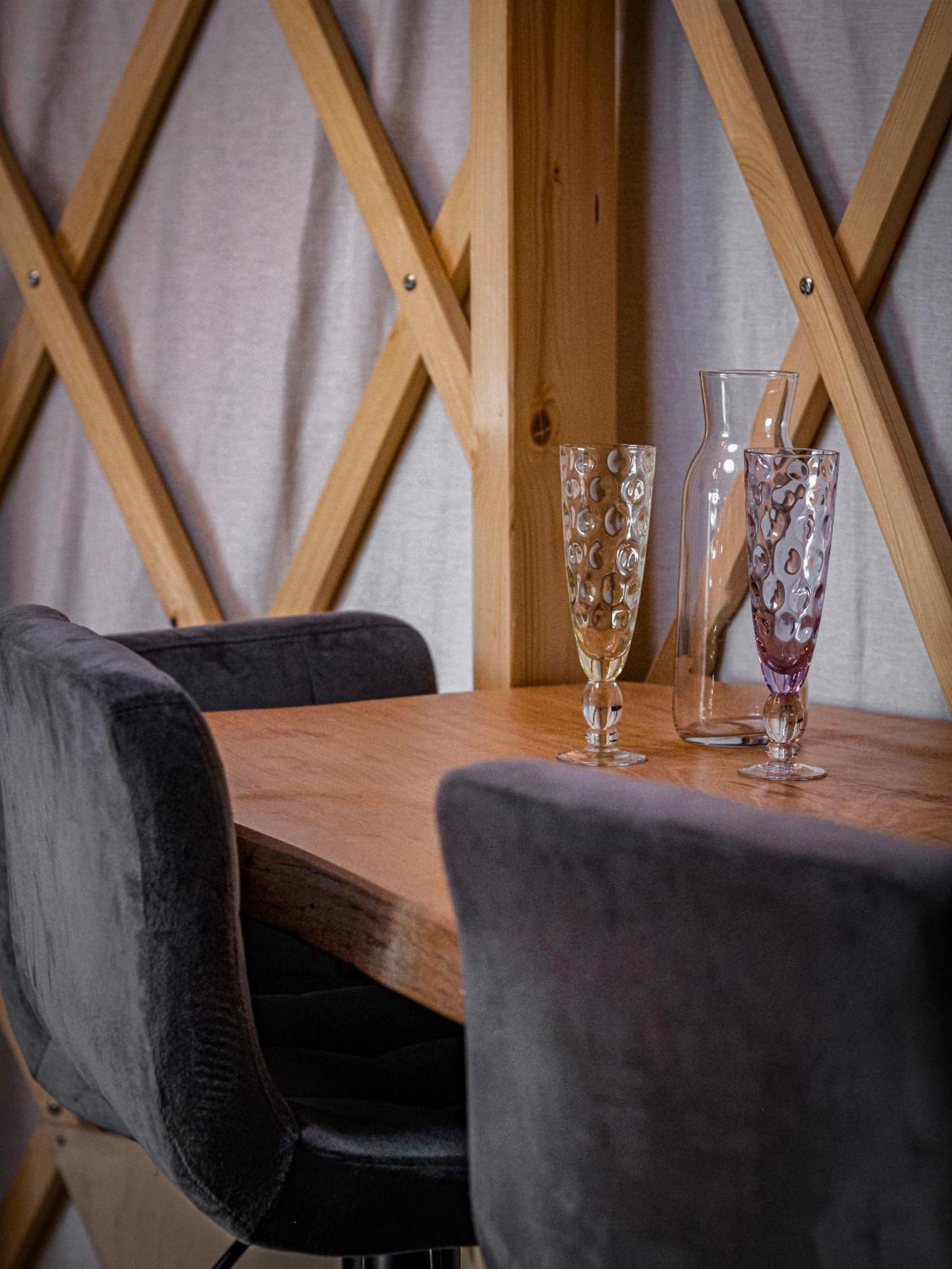 Aloha Glamp - Okragle Domki Przy Rzece - Balia I Sauna - Energylandia Zagornik 部屋 写真