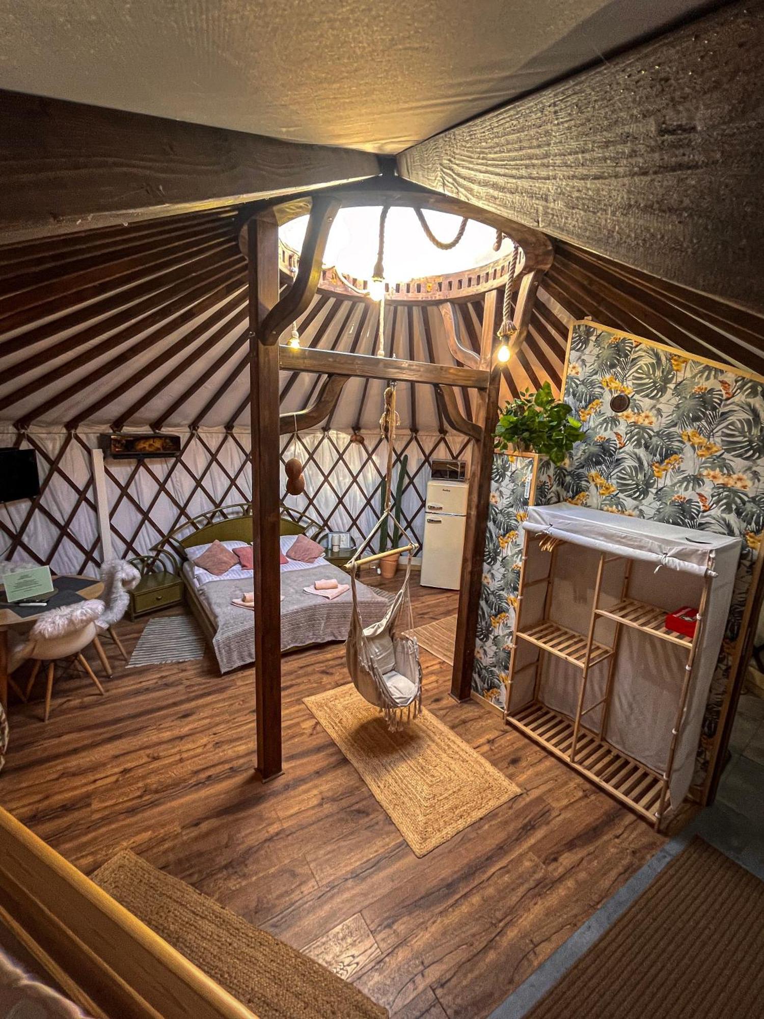 Aloha Glamp - Okragle Domki Przy Rzece - Balia I Sauna - Energylandia Zagornik 部屋 写真