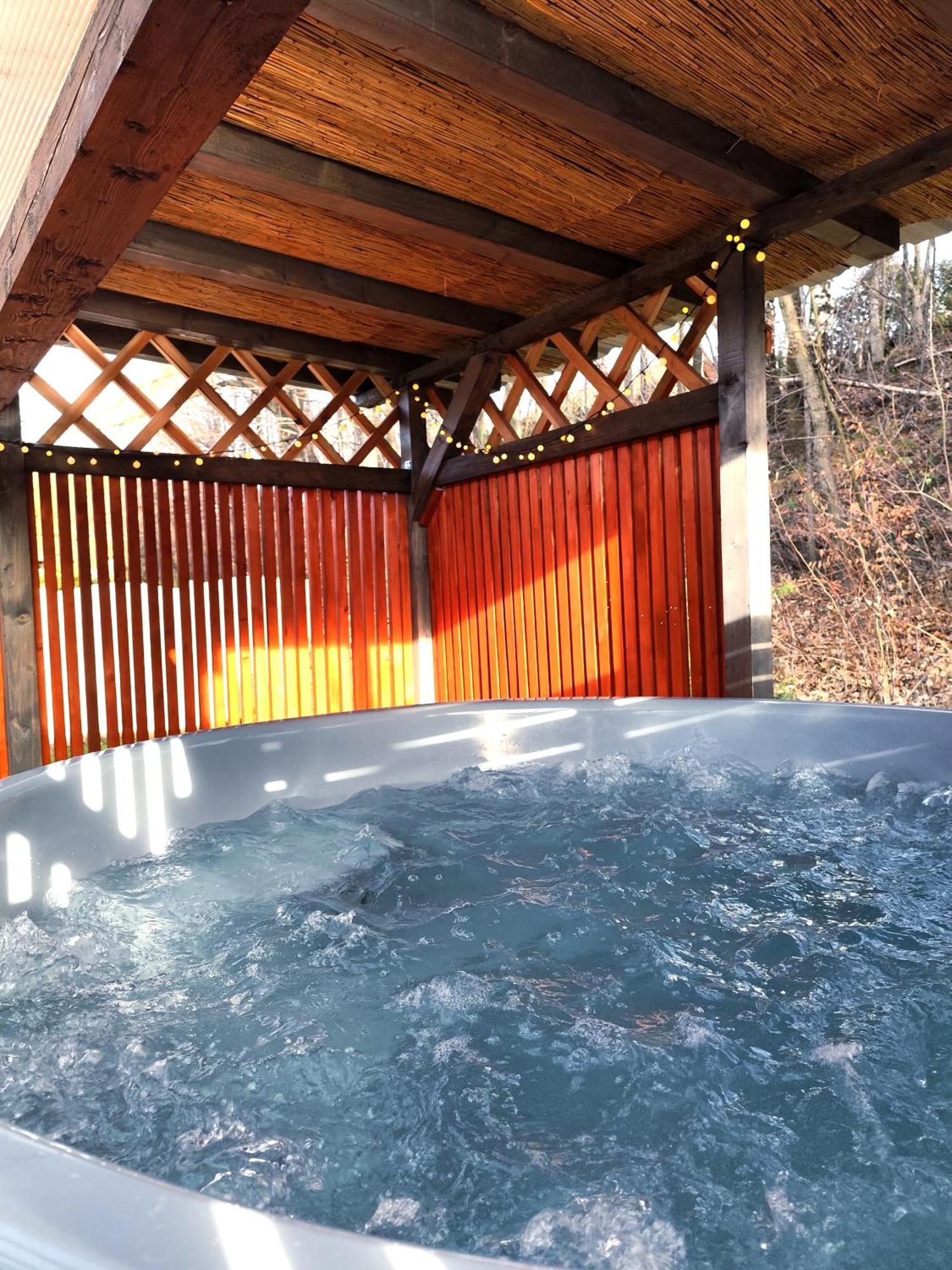 Aloha Glamp - Okragle Domki Przy Rzece - Balia I Sauna - Energylandia Zagornik エクステリア 写真
